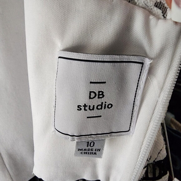 DB Studio David's Bridal White Floral Lace Sheath Dress Size 10 - Picture 12 of 15